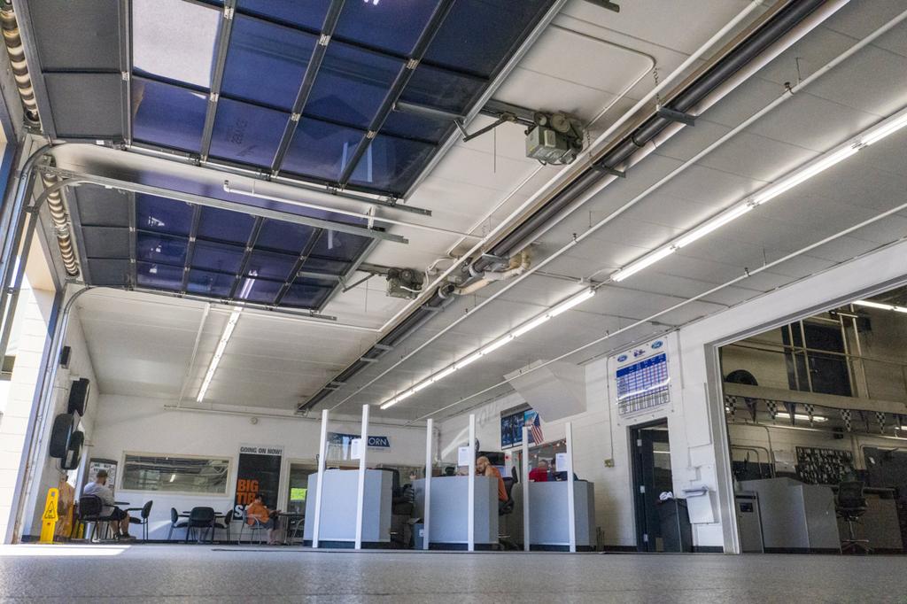 Dealership gallery photo 11